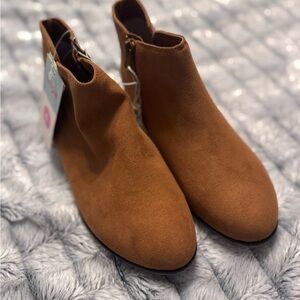 Elegant Brown Ankle Boots